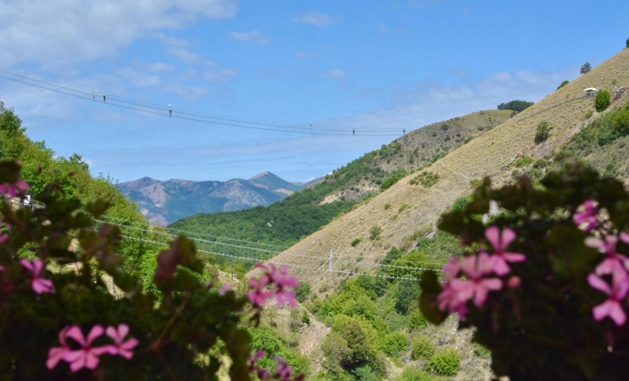 Borgo Manca Suite Sasso di Castalda Esterno foto