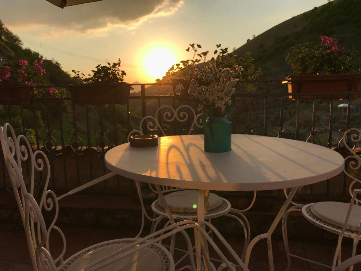 Borgo Manca Suite Sasso di Castalda Esterno foto