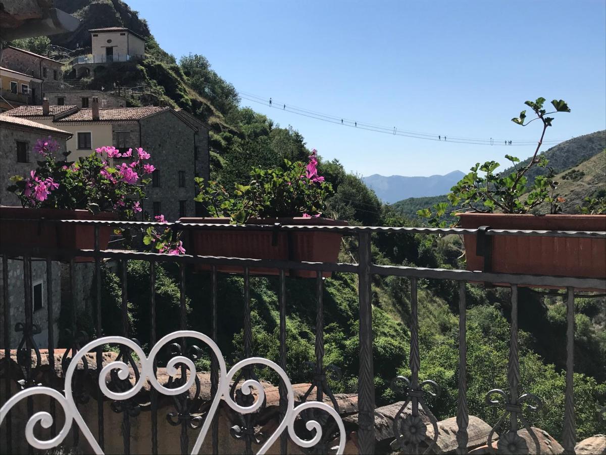 Borgo Manca Suite Sasso di Castalda Esterno foto