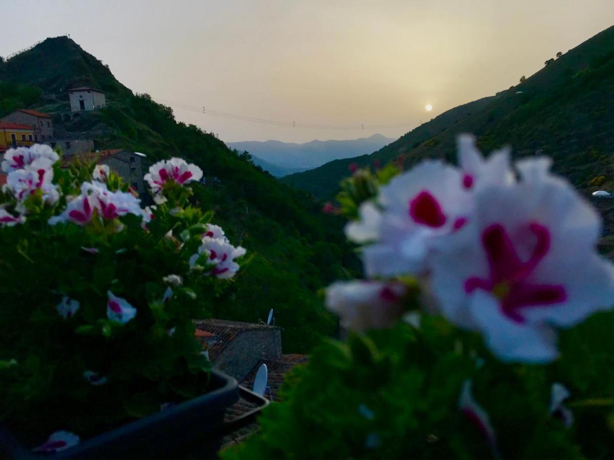 Borgo Manca Suite Sasso di Castalda Esterno foto