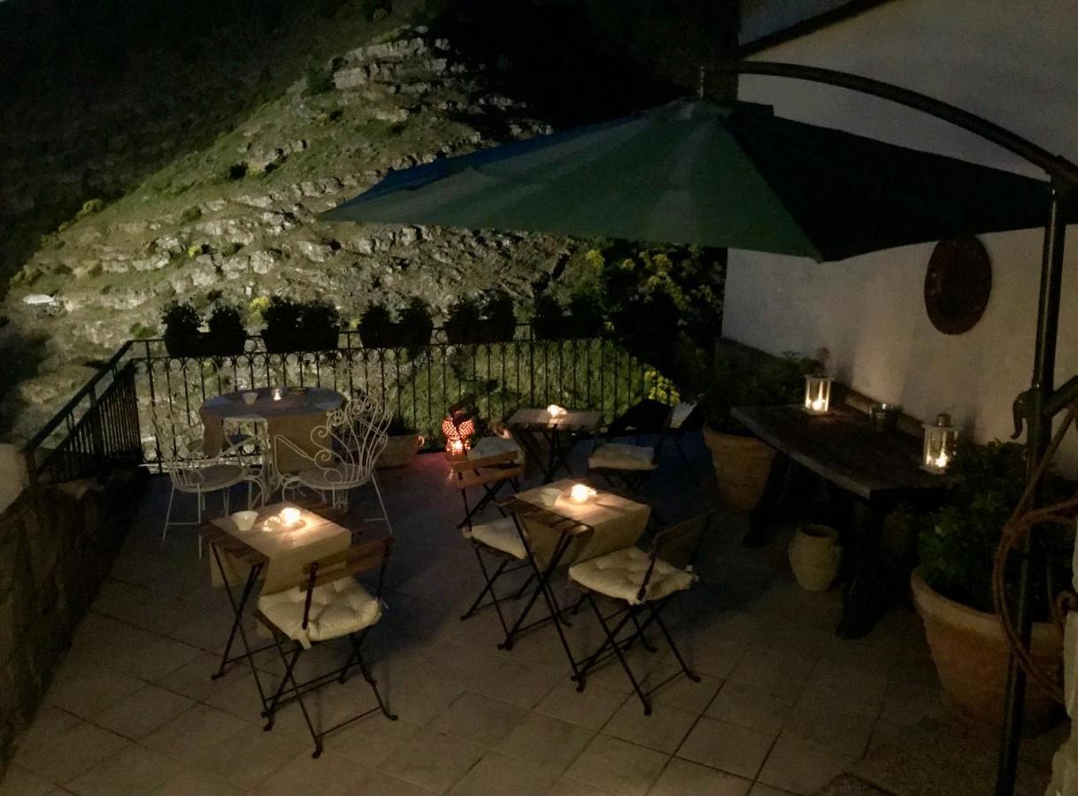Borgo Manca Suite Sasso di Castalda Esterno foto