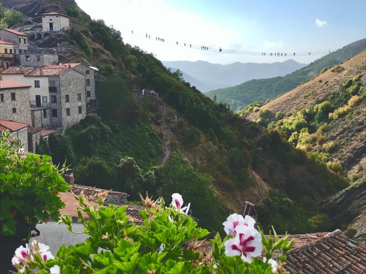 Borgo Manca Suite Sasso di Castalda Esterno foto