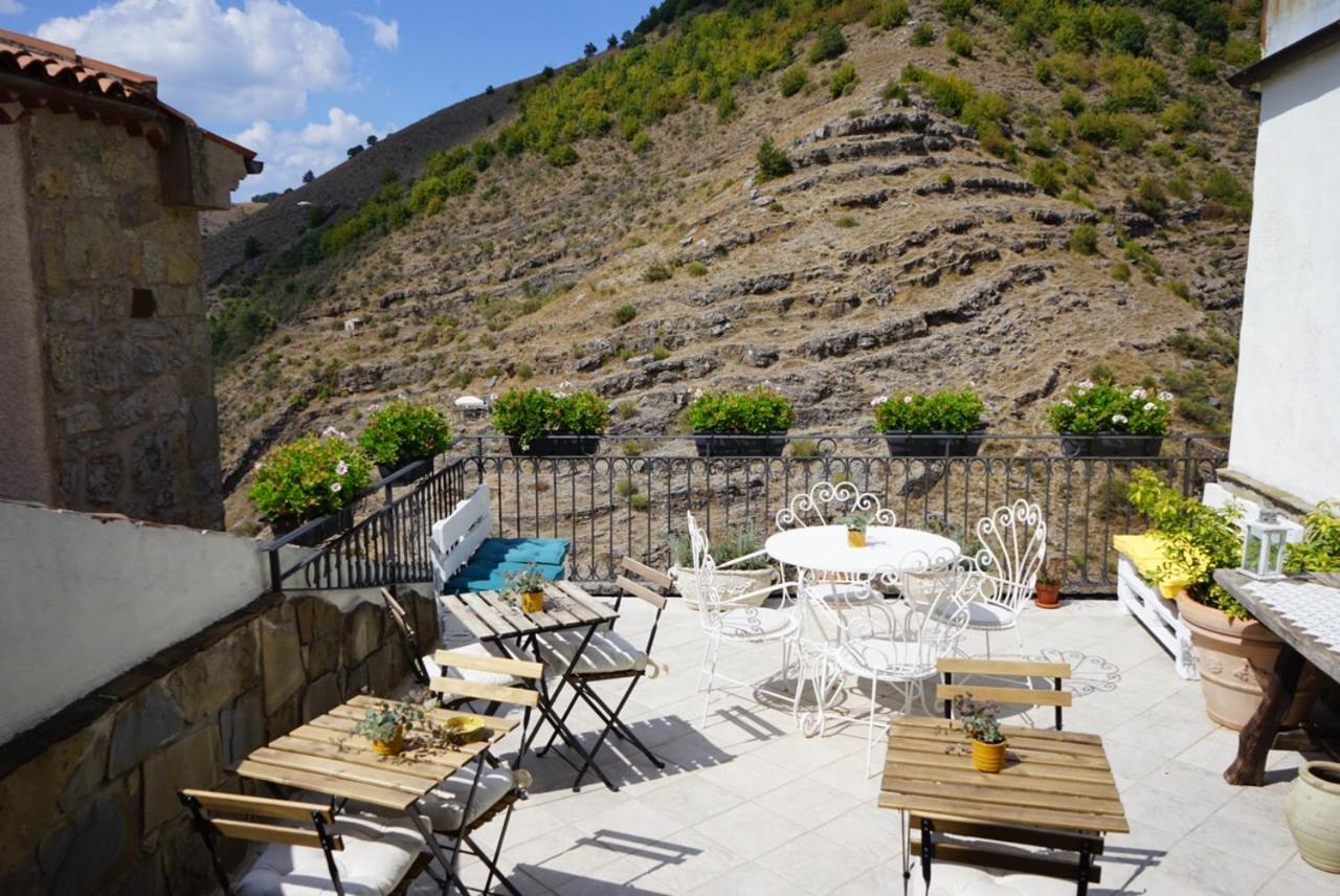 Borgo Manca Suite Sasso di Castalda Esterno foto